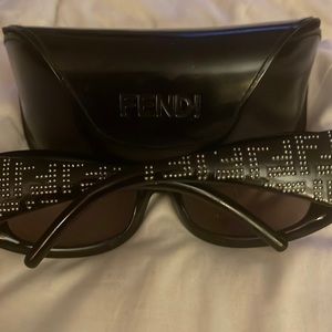 Authentic sunglasses Fendi and case in excellent condition